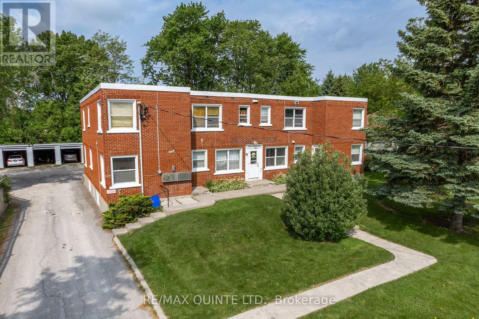Property Photo:  54 Sidney Street  ON K8P 3Y8 