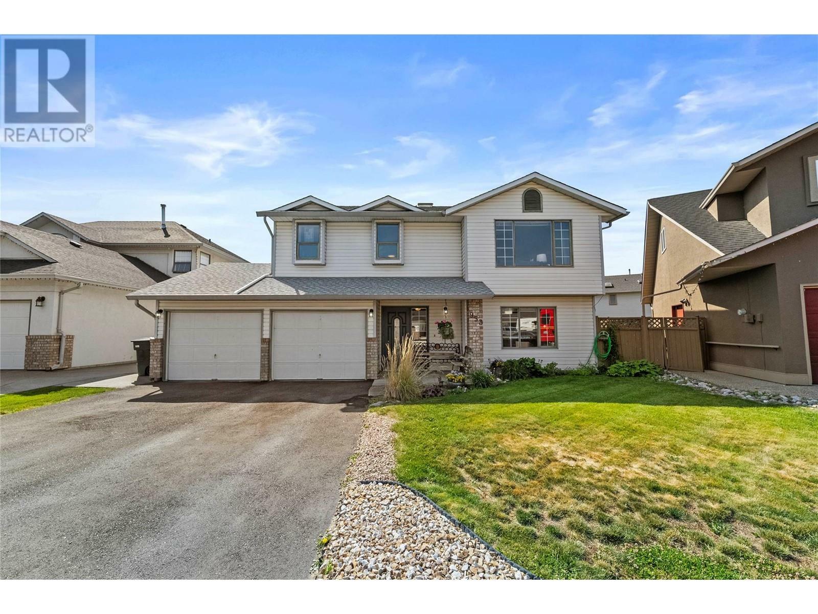 Property Photo: 953 Lincoln Court BC V2B 8K2