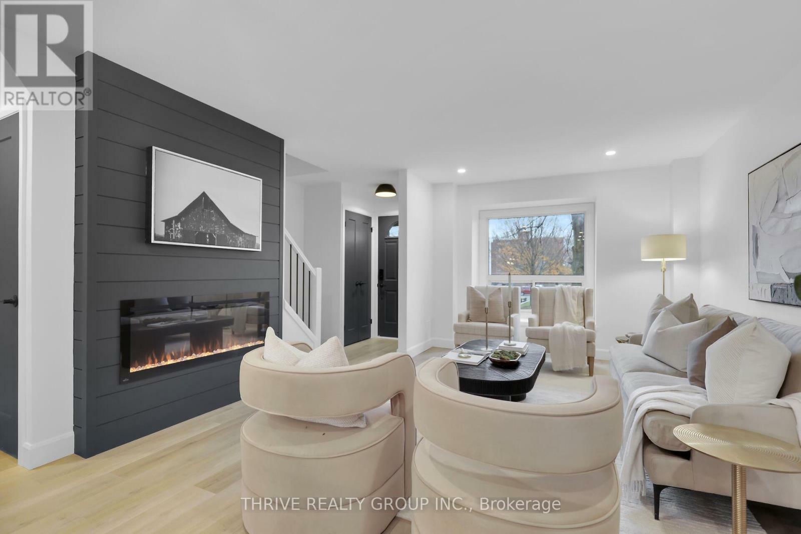Property Photo:  226 Highview Avenue West 7  ON N6J 4K1 