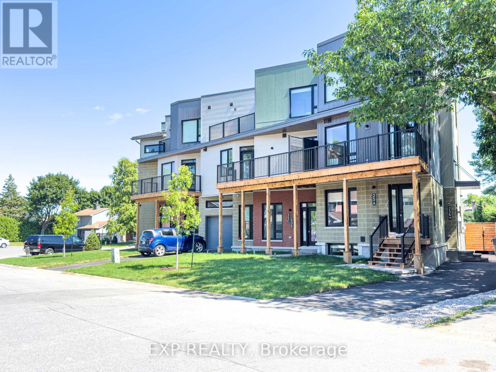 Property Photo: 25 Fair Oaks Crescent F ON K2G 4W6