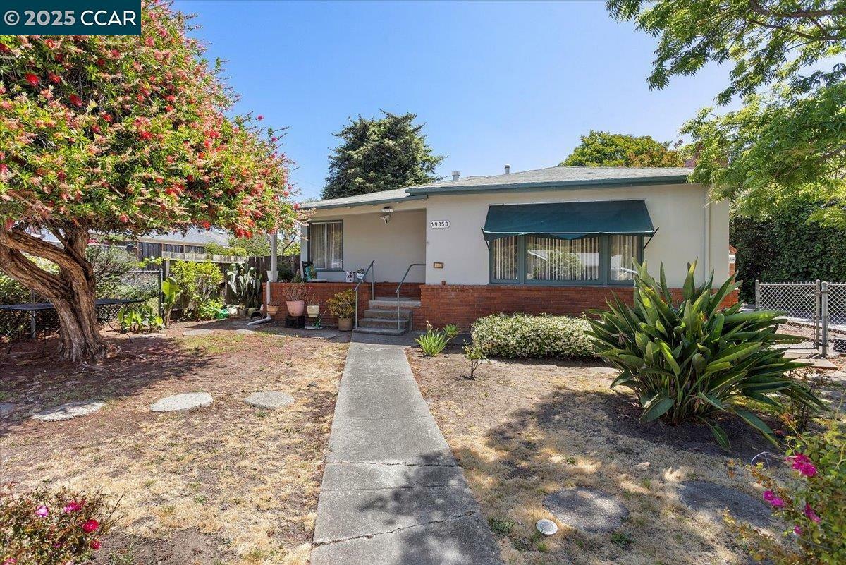 Property Photo: 19358 Lake Chabot Rd CA 94546