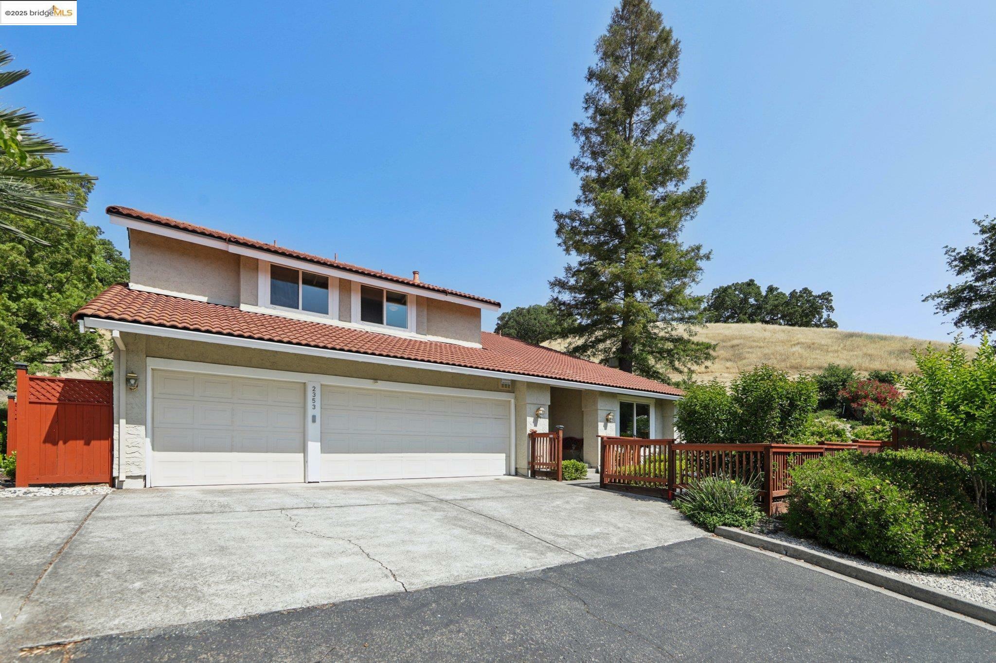 Property Photo:  2353 Benham Ct  CA 94596 