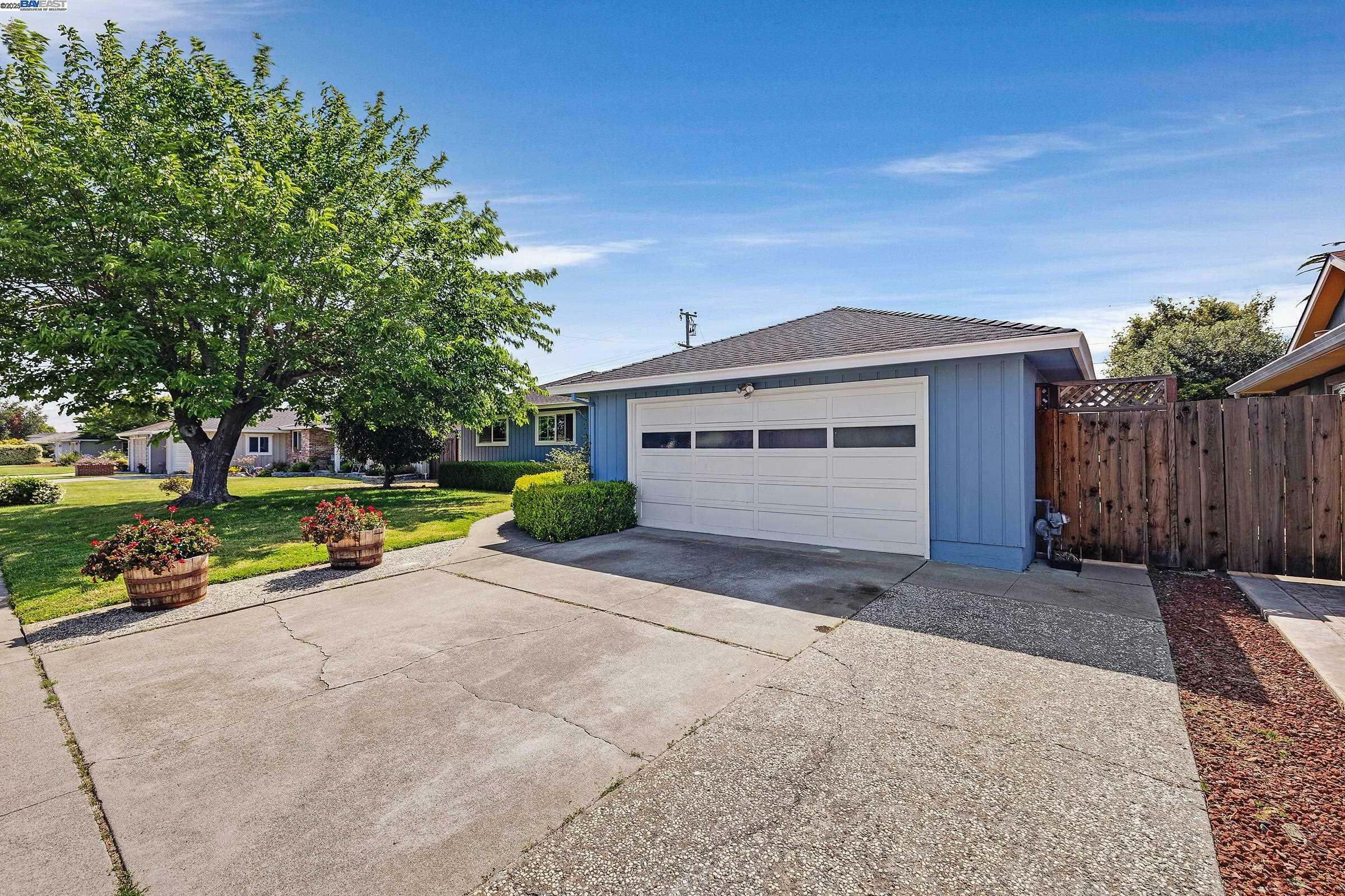 Property Photo: 5266 Troy Ave CA 94536