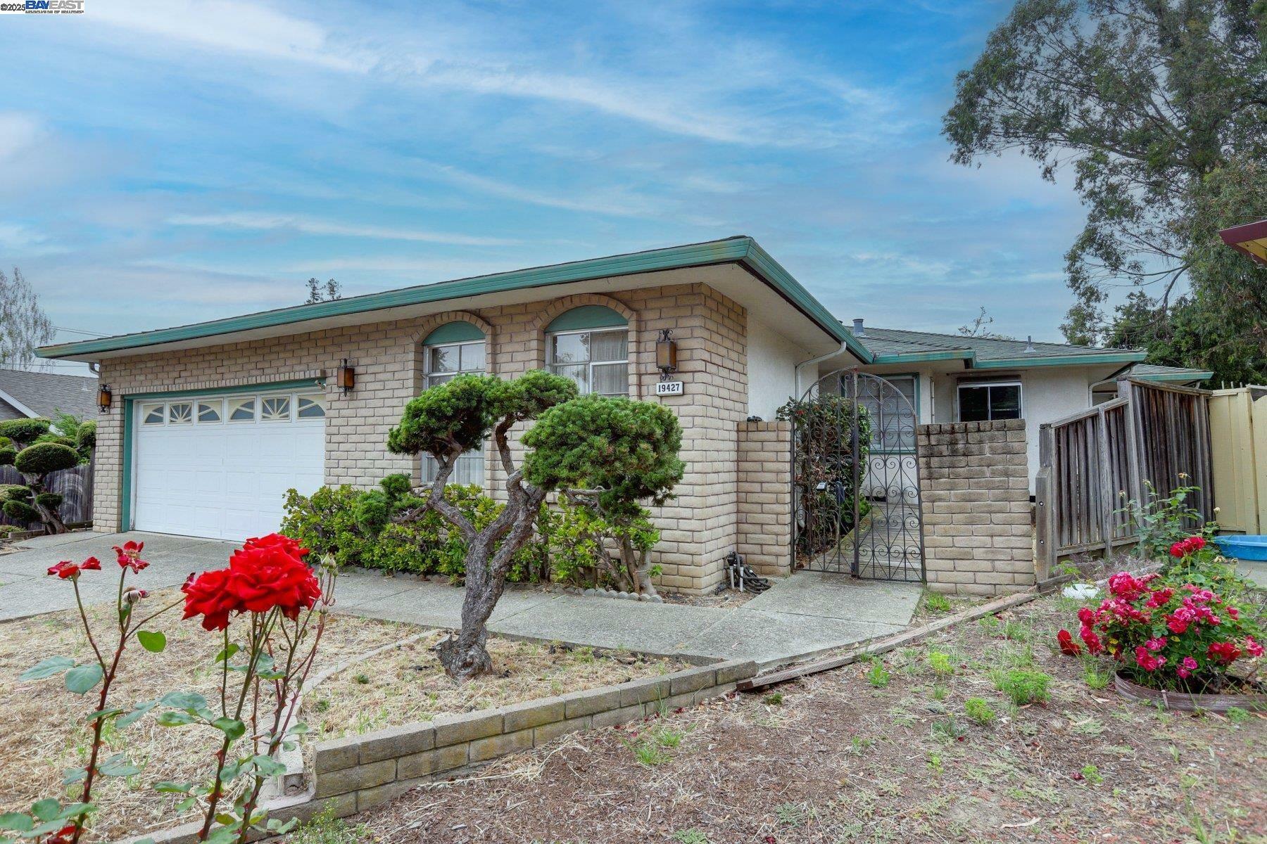 Property Photo: 19427 Forest Pl CA 94546