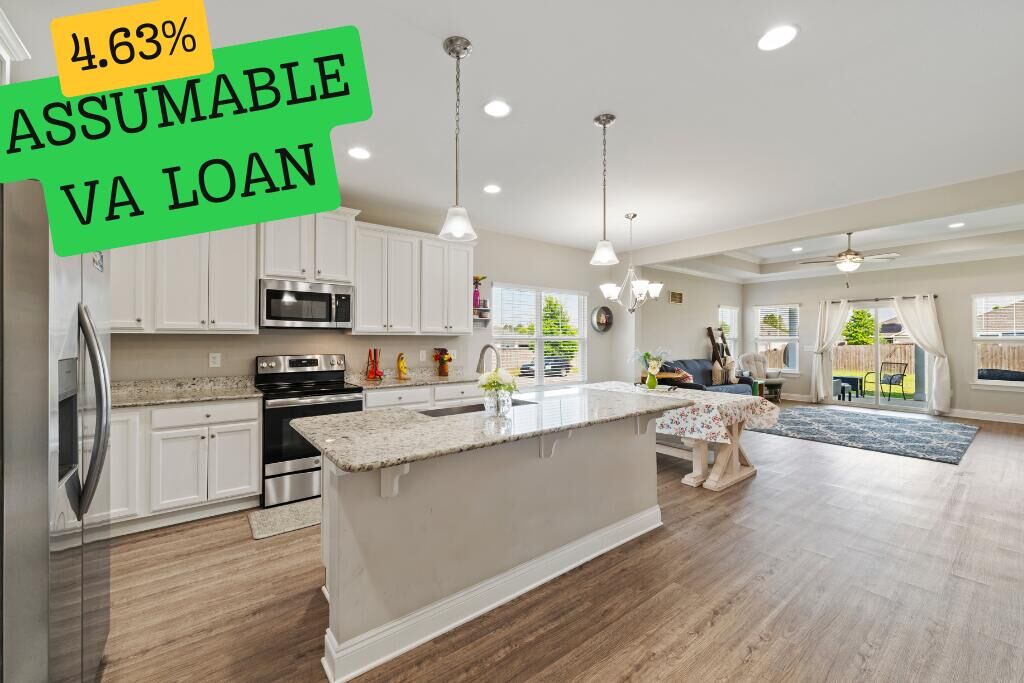 Property Photo: 809 Whispering Creek Avenue FL 32439