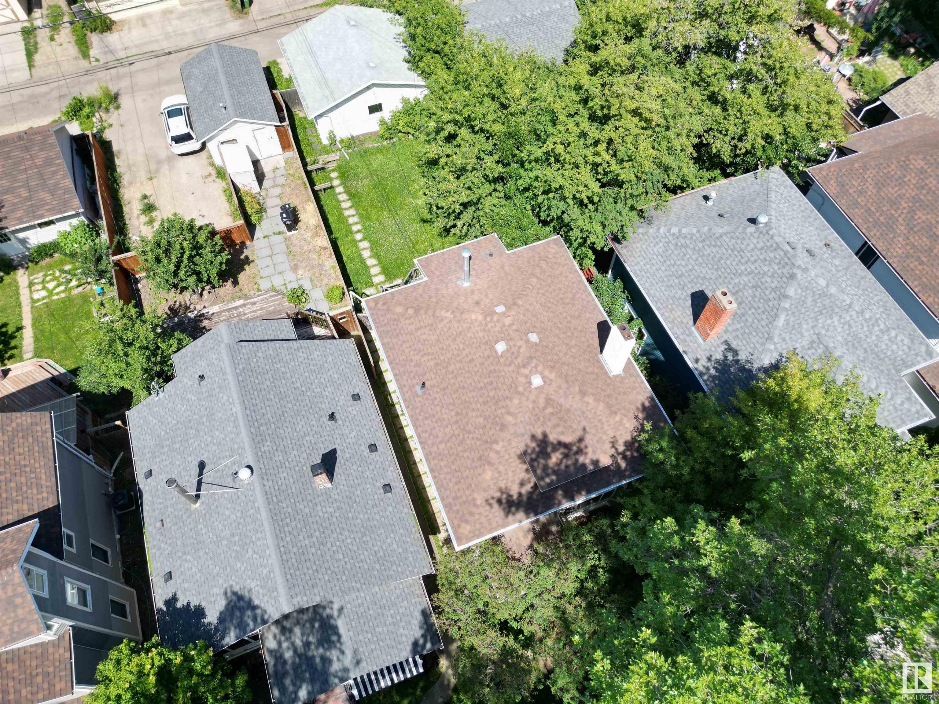 Property Photo: 11028 84 Avenue NW AB T6E 0V7
