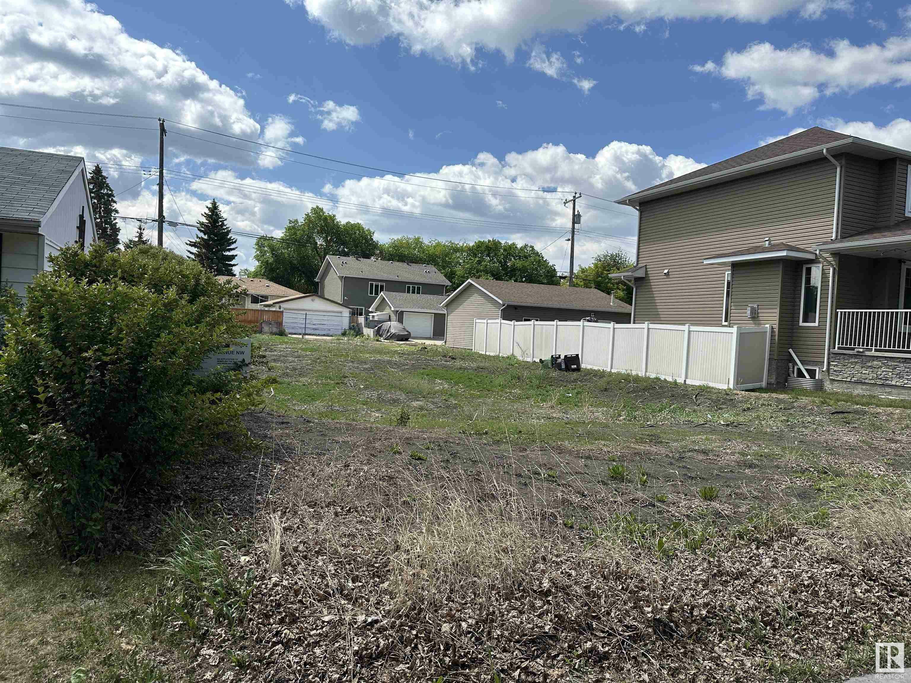 Property Photo:  8527 77 Avenue NW  AB T6C 0L5 
