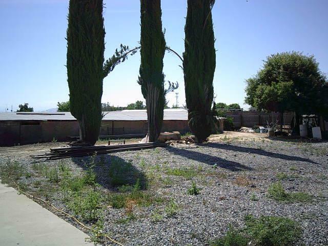 Property Photo: 582 N Academy Avenue CA 93657