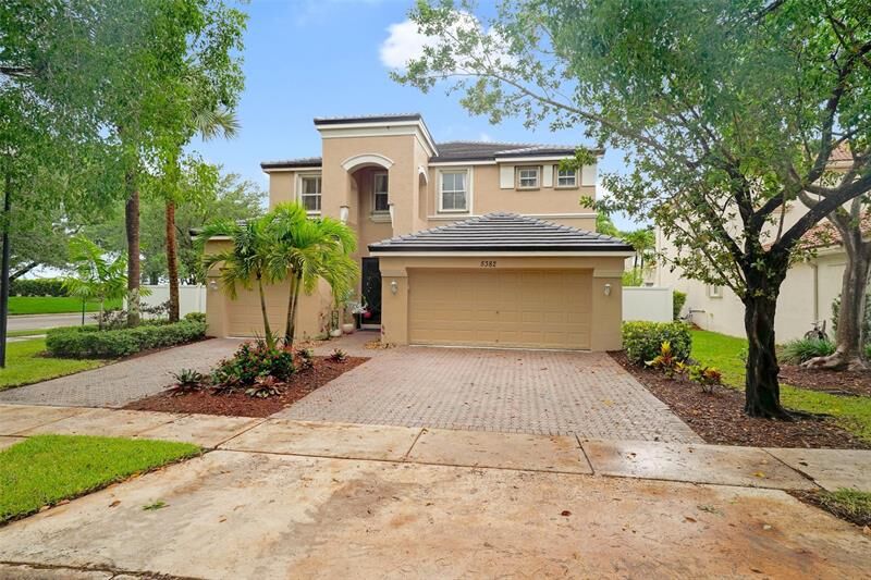 Property Photo: 5382 SW 158th Ave FL 33027