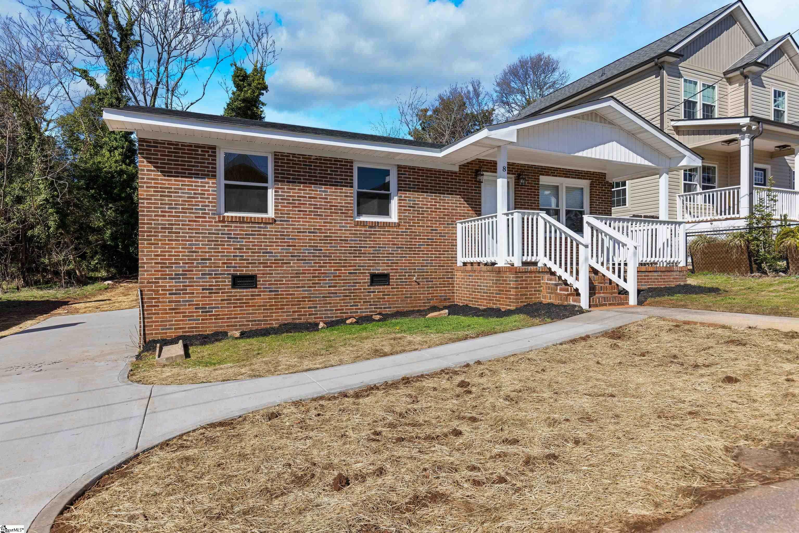 Property Photo: 8 Harris Lane SC 29607