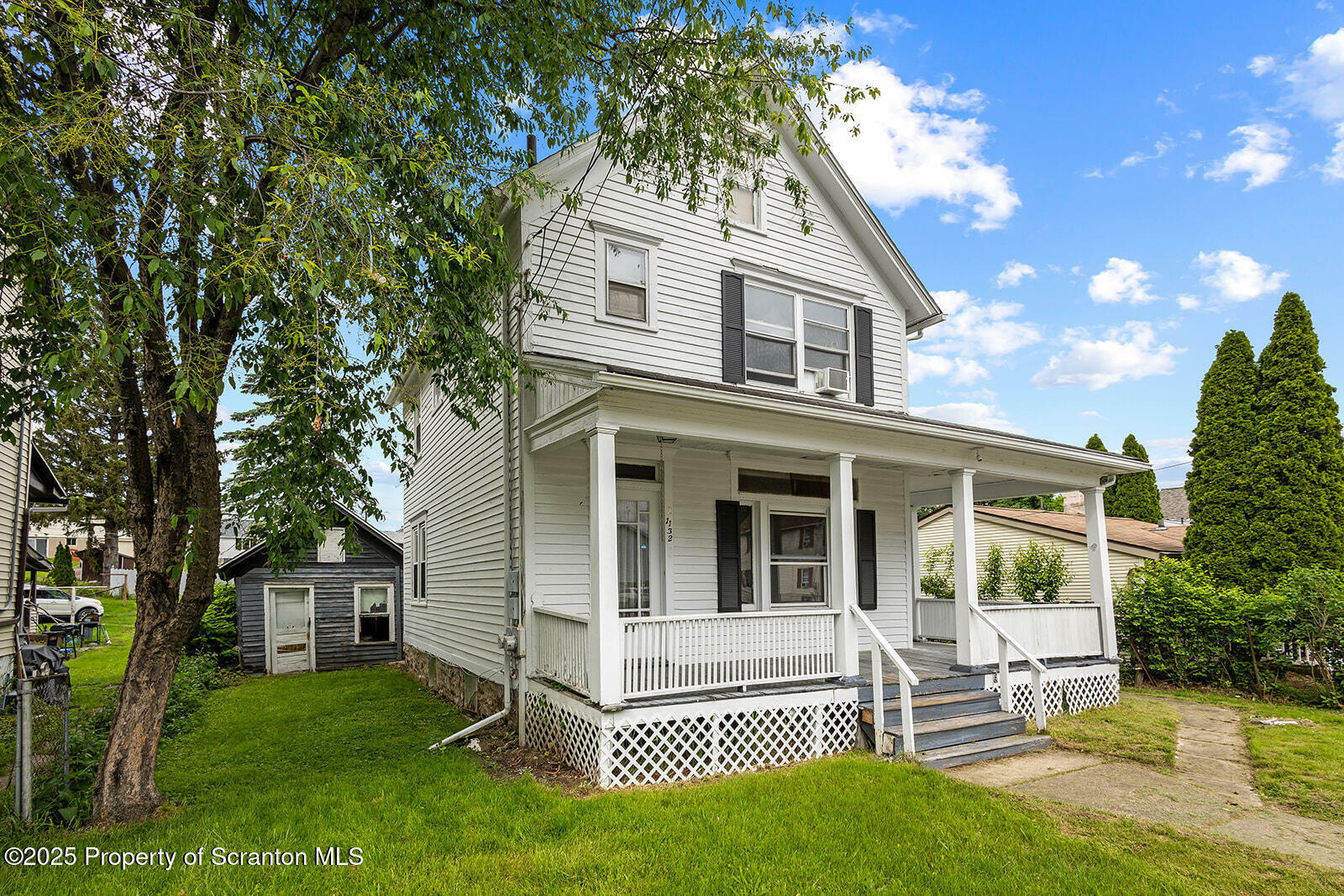 Property Photo:  1132 Lloyd Street  PA 18508 