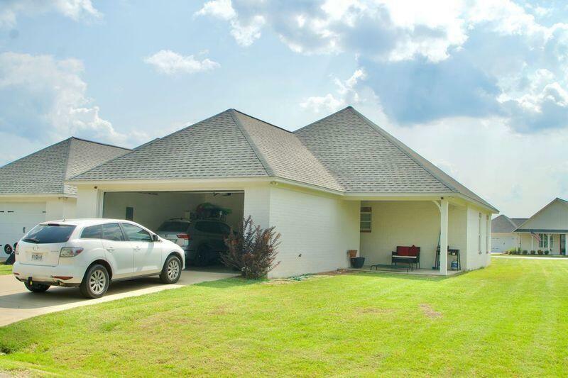 Property Photo: 42 Lucille Ln MS 39759