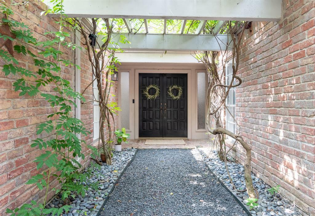 Property Photo: 2010 Round Lake Drive TX 77077