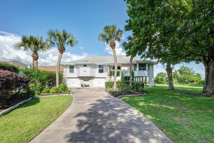 Property Photo: 5113 Oleander Street TX 77586