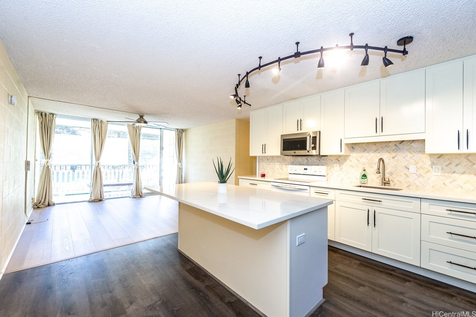 Property Photo:  95-273 Waikalani Drive D402  HI 96789 