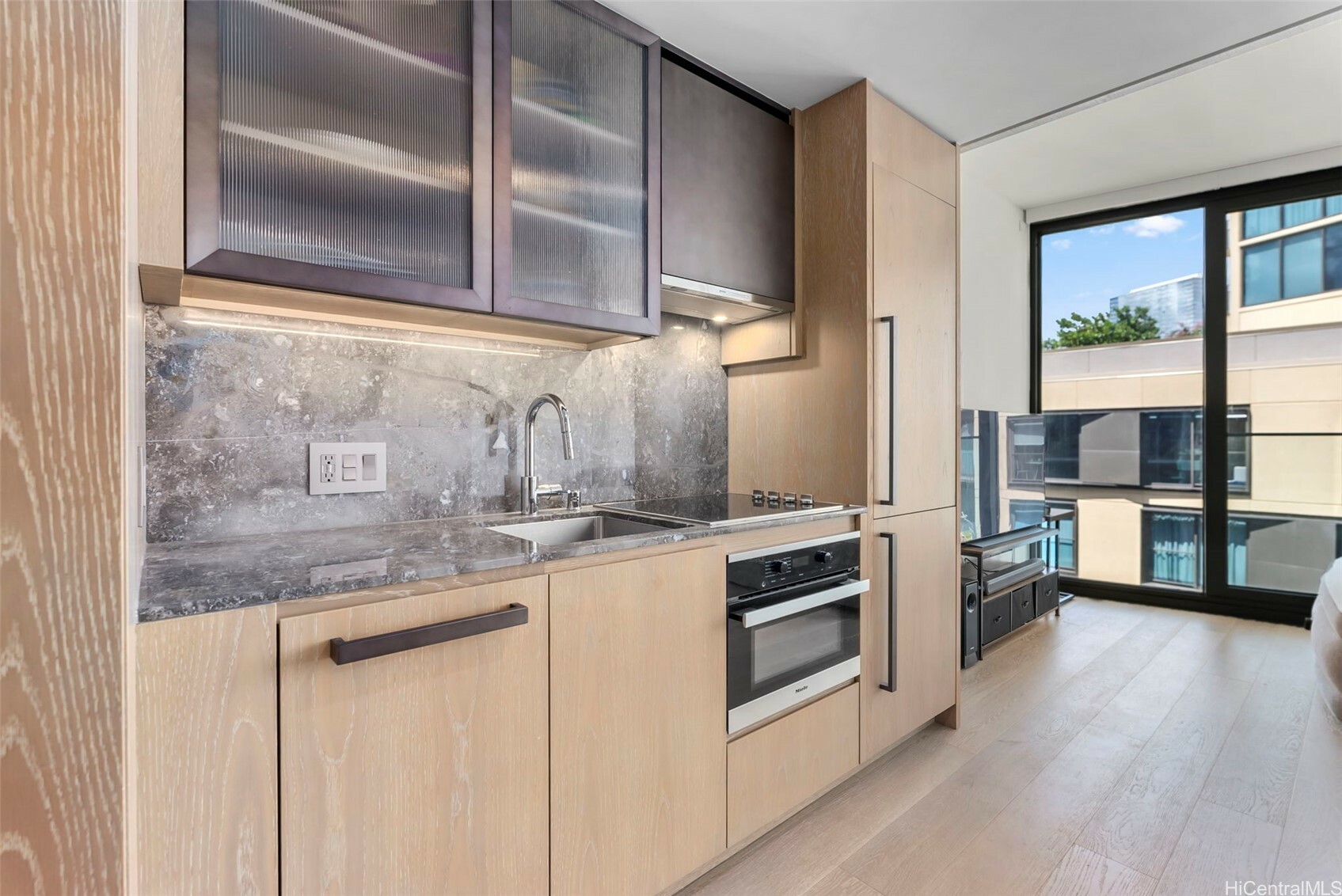 Property Photo:  1000 Auahi Street 733  HI 96814 