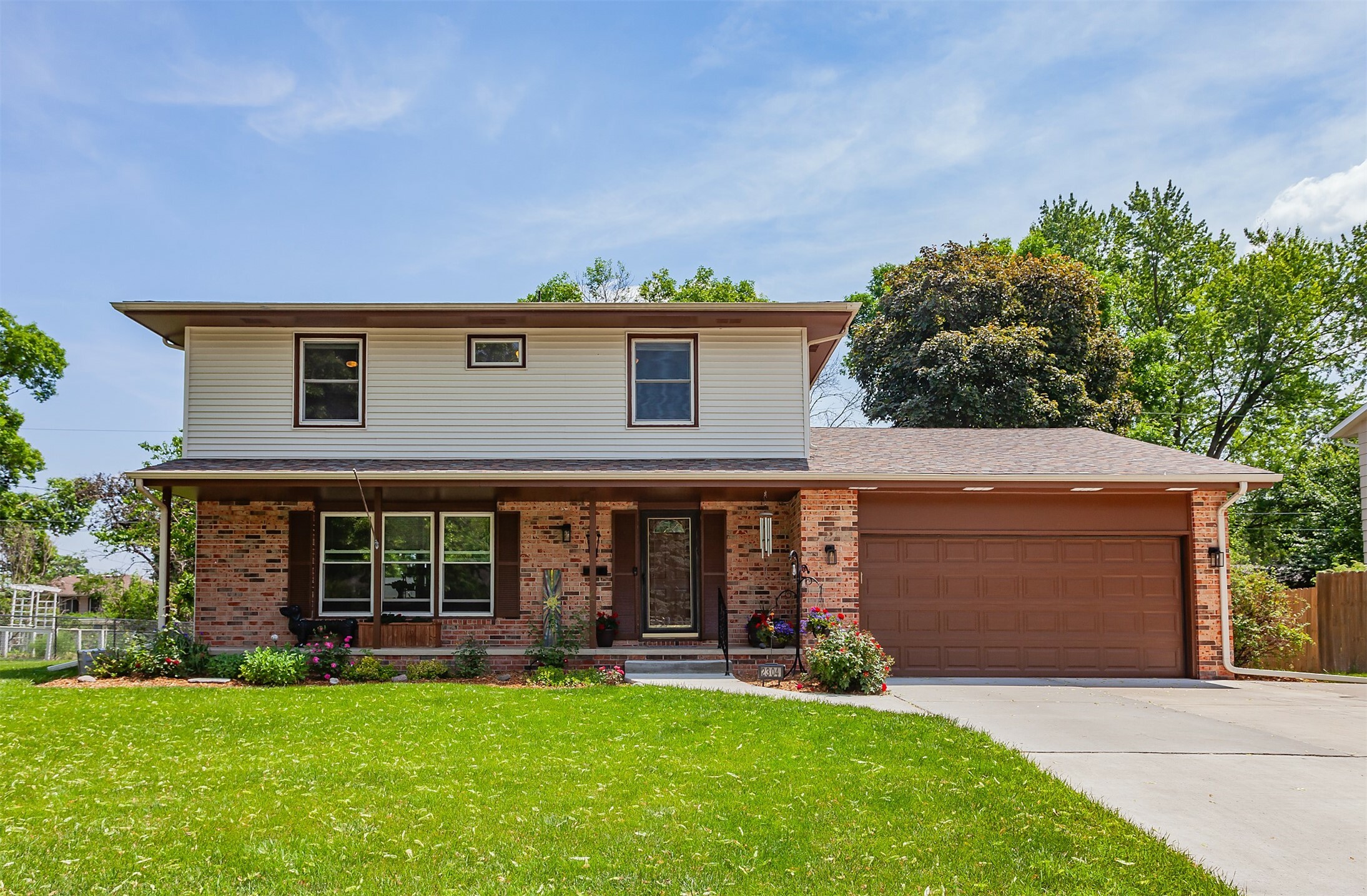 Property Photo: 2304 Northwestern Avenue IA 50010