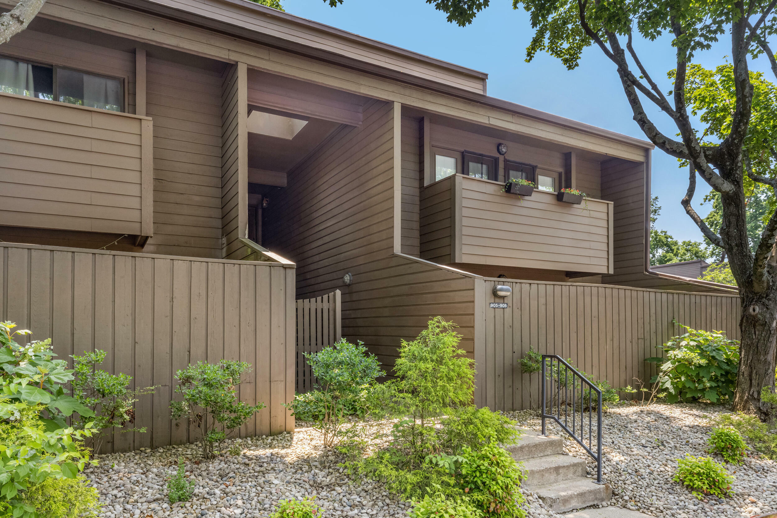 Property Photo: 750 Shaker Drive KY 40504