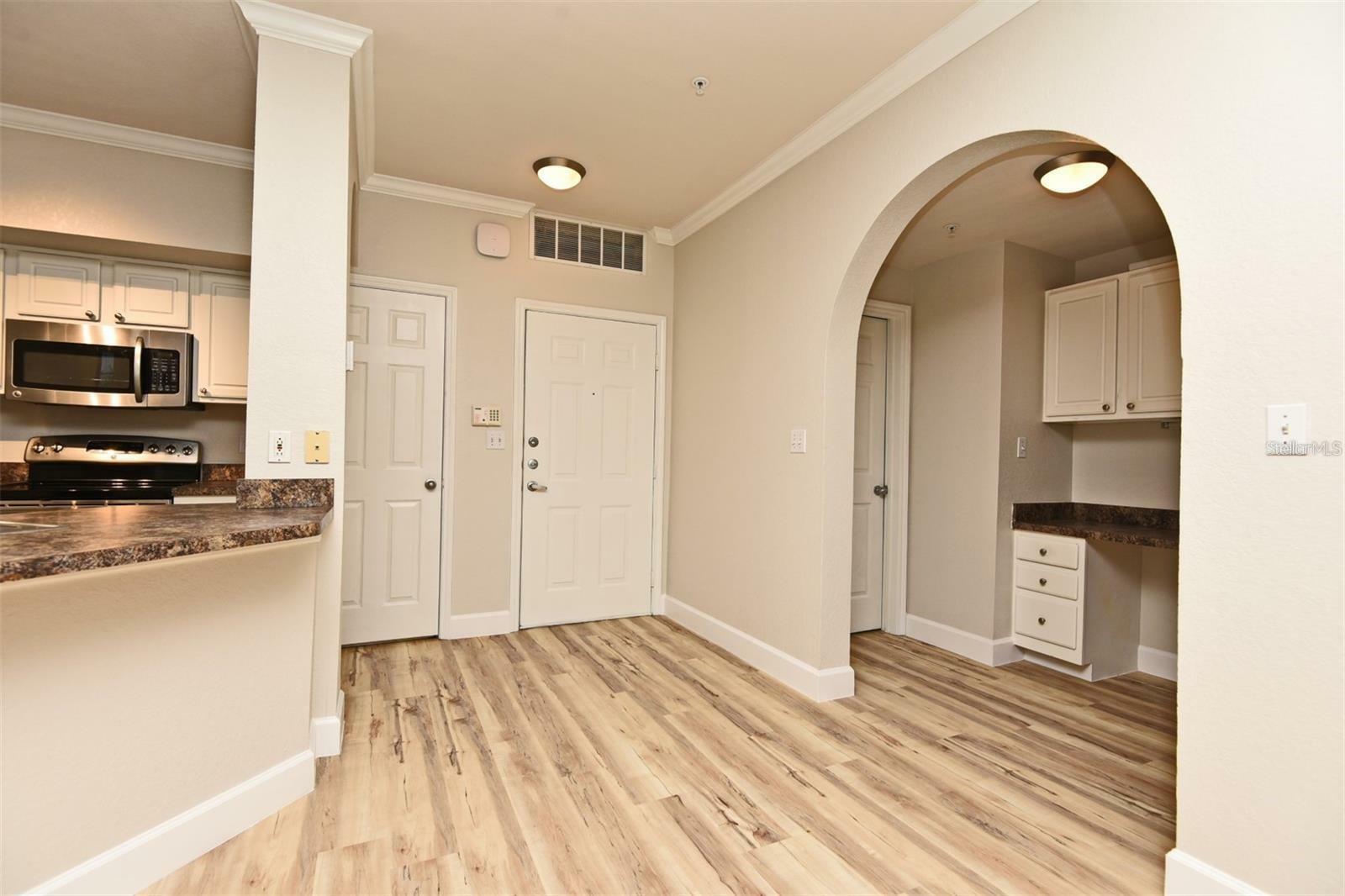 Property Photo:  911 N Orange Avenue 402  FL 32801 