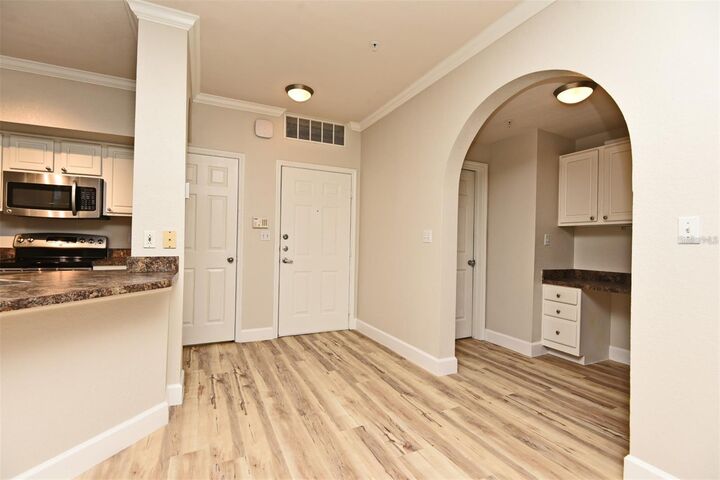 Property Photo: 911 N Orange Avenue 402 FL 32801