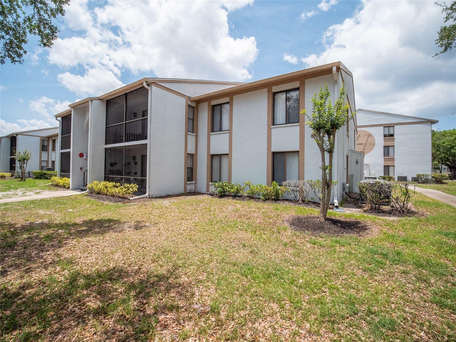 Property Photo:  952 Courtyard Lane 41  FL 32825 
