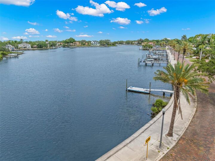 Property Photo:  146 26th Avenue NE  FL 33704 