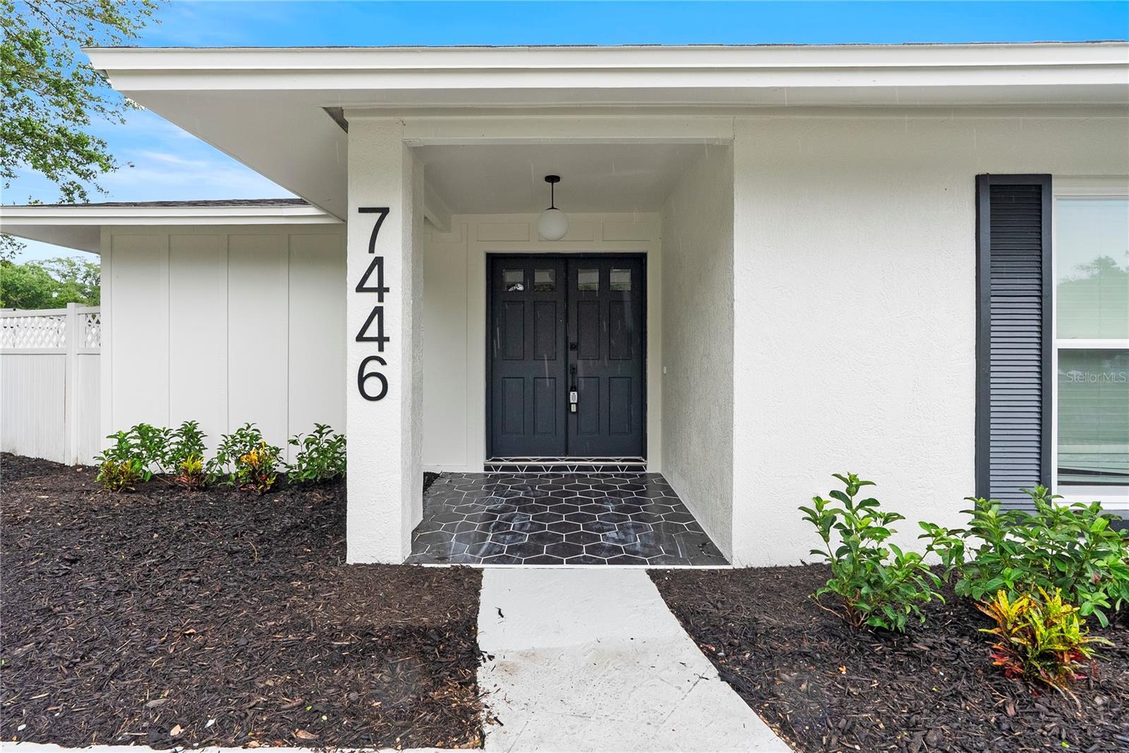 Property Photo: 7446 Houston Court E FL 32792