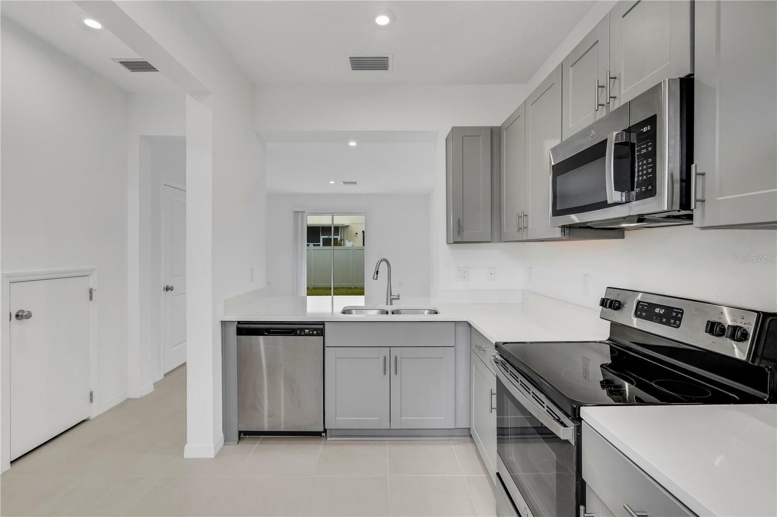 Property Photo: 6228 Fairmont Lane FL 34221