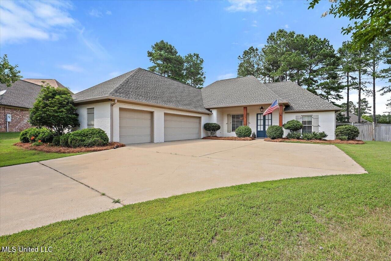 Property Photo:  128 Grayhawk Parkway  MS 39110 