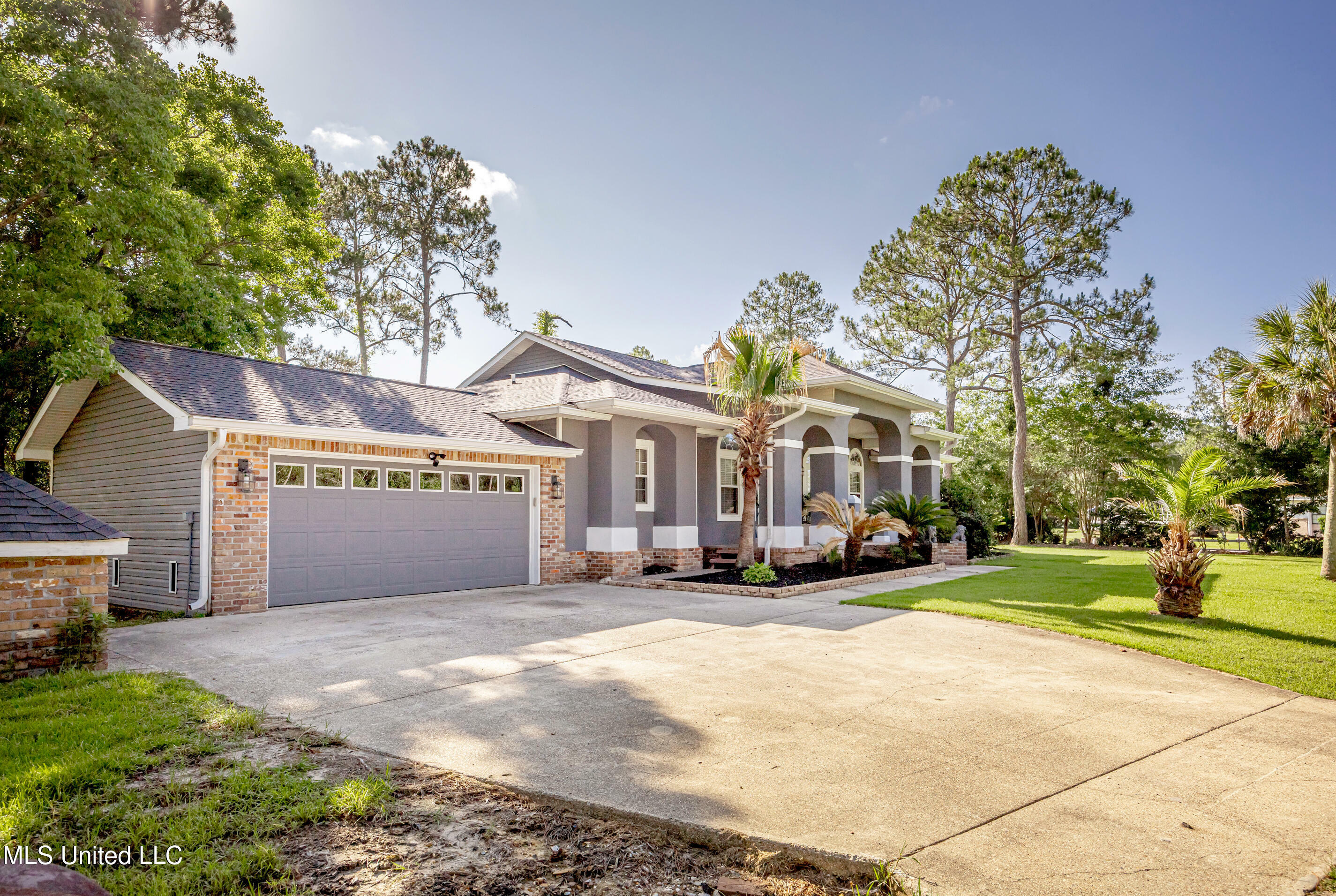 Property Photo: 4213 Victoria Lane MS 39532