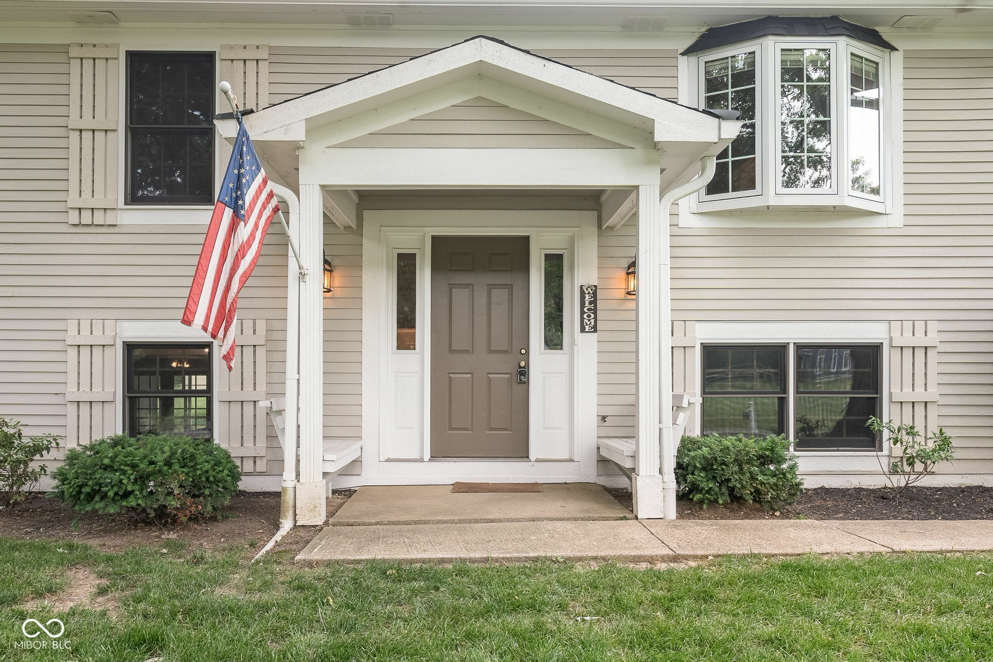 Property Photo: 233 Saddlebrook Drive IN 46077