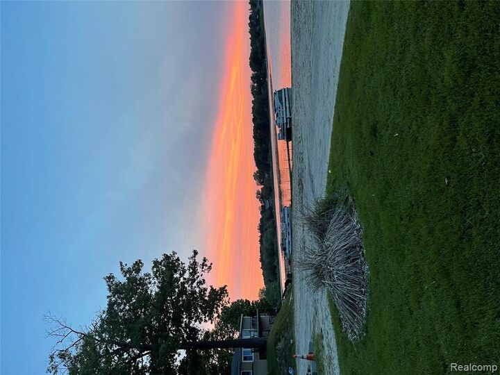 2074 Gray Park Drive  Lapeer MI 48446 9010 photo