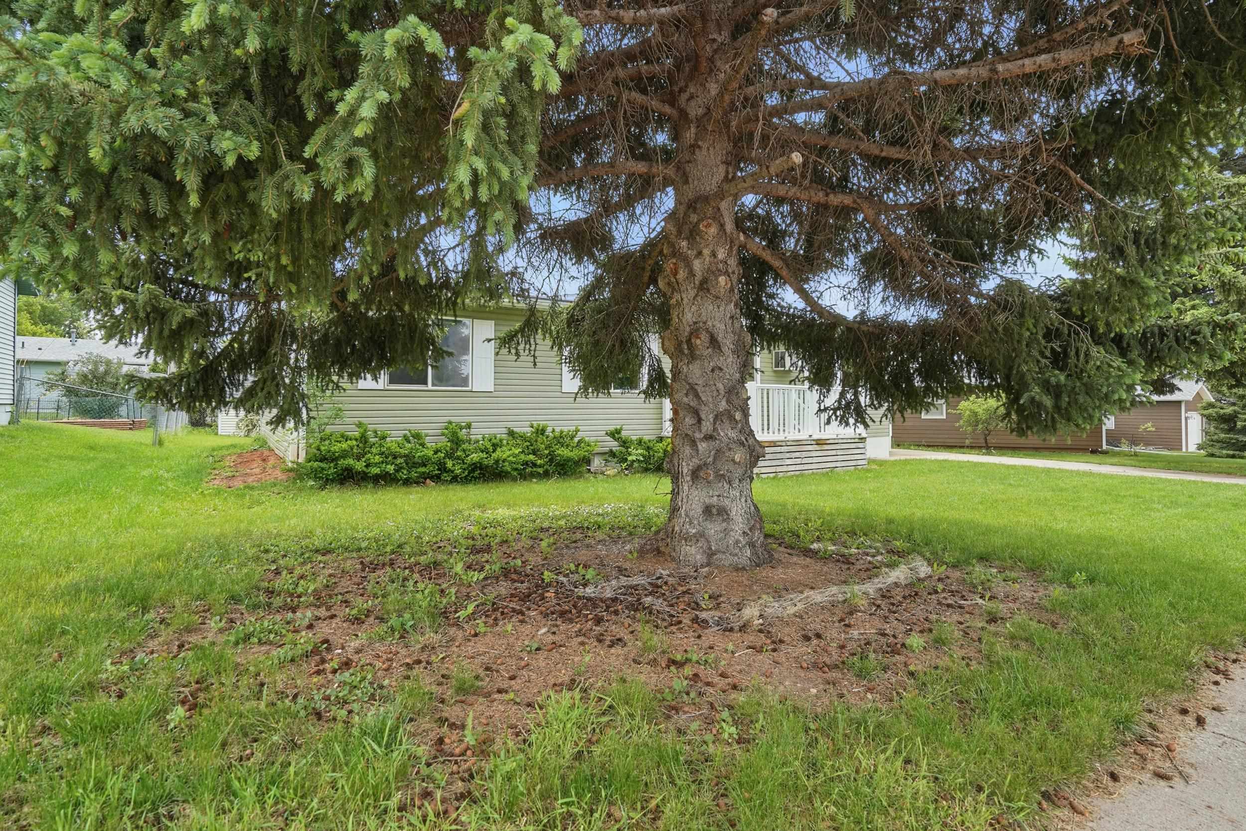 Property Photo: 805 E Harding Street SD 57783