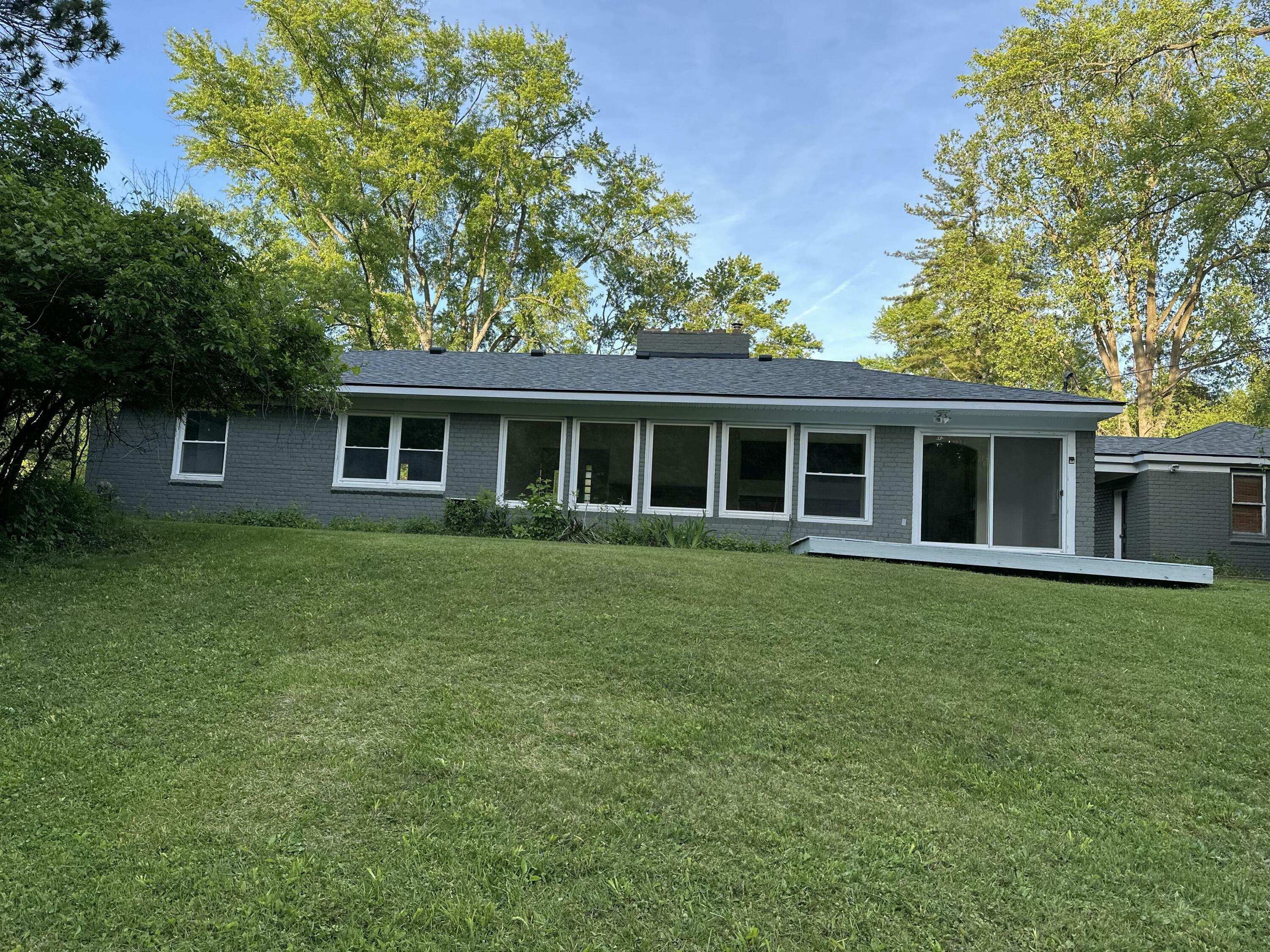Property Photo: 25525 Edgemont Drive MI 48033