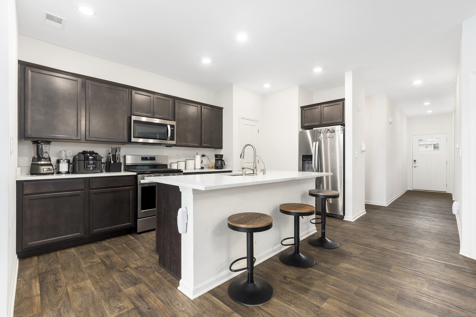 Property Photo:  216 Sussex Court  IL 60542 