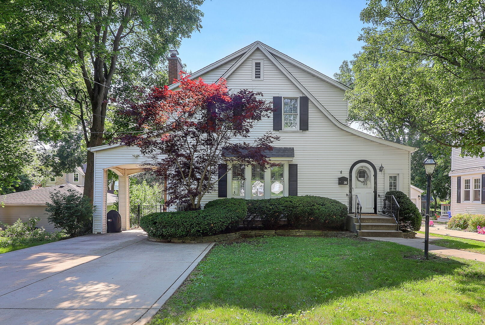 Property Photo: 296 May Avenue IL 60137