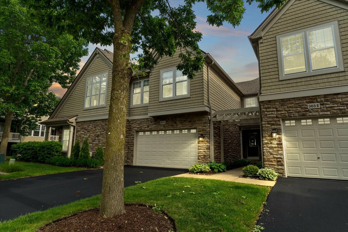 Property Photo: 365 Lake Avenue D IL 60084