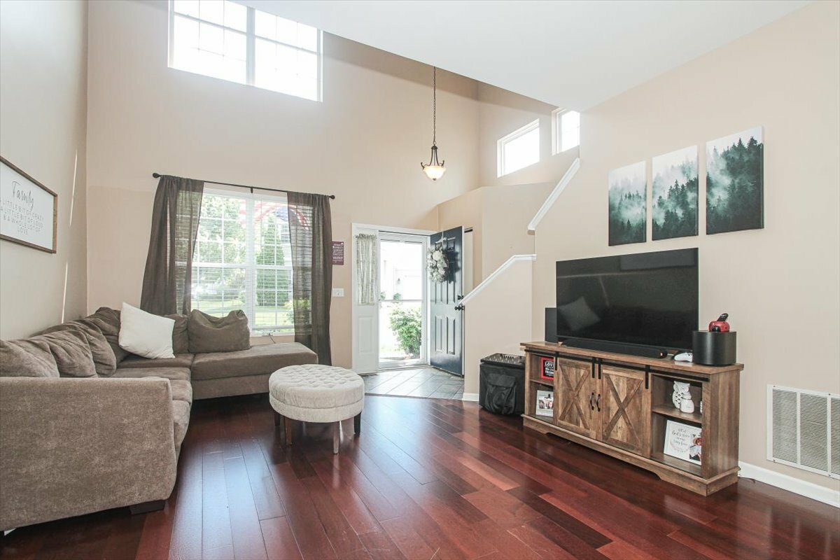 Property Photo: 257 Grays Drive IL 60543