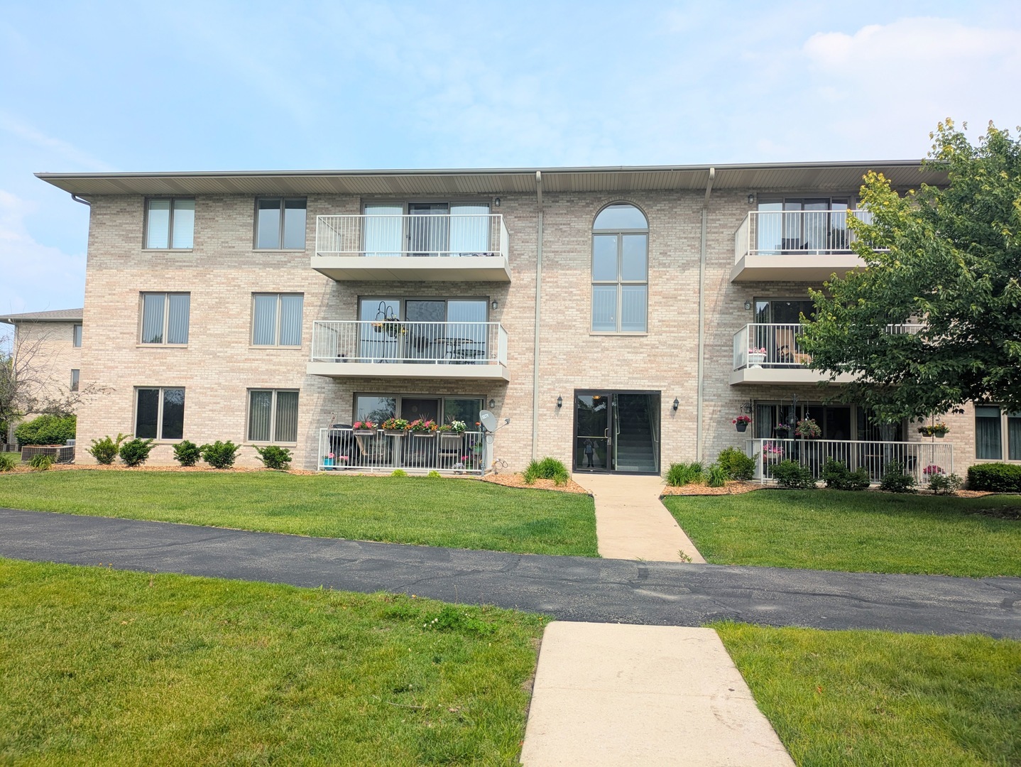 Property Photo:  1041 Ashley Court 2D  IL 60441 