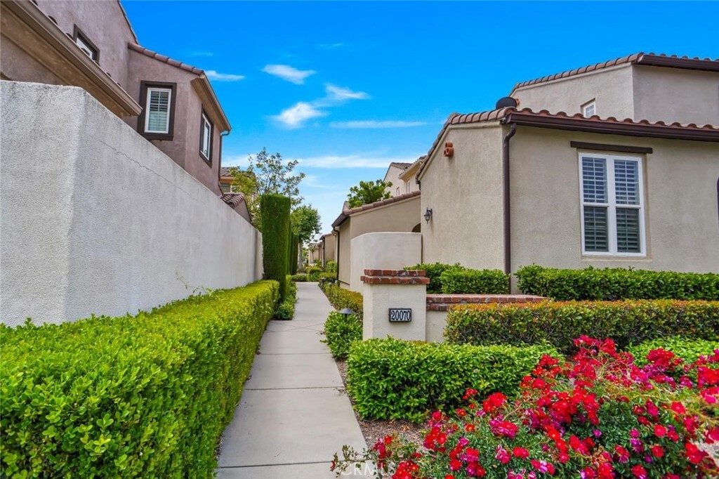 Property Photo: 20070 Livorno Way CA 91326