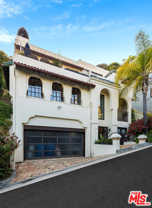 Property Photo:  1925 Curson Place  CA 90046 