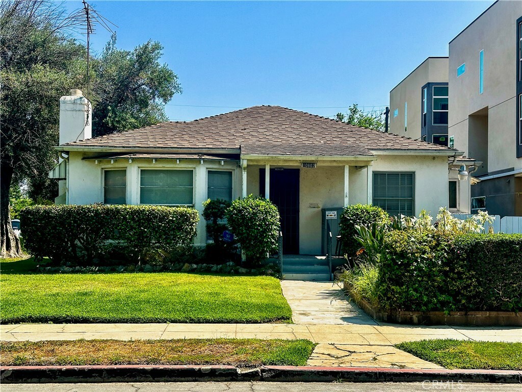 Property Photo: 10802 Morrison Street CA 91601