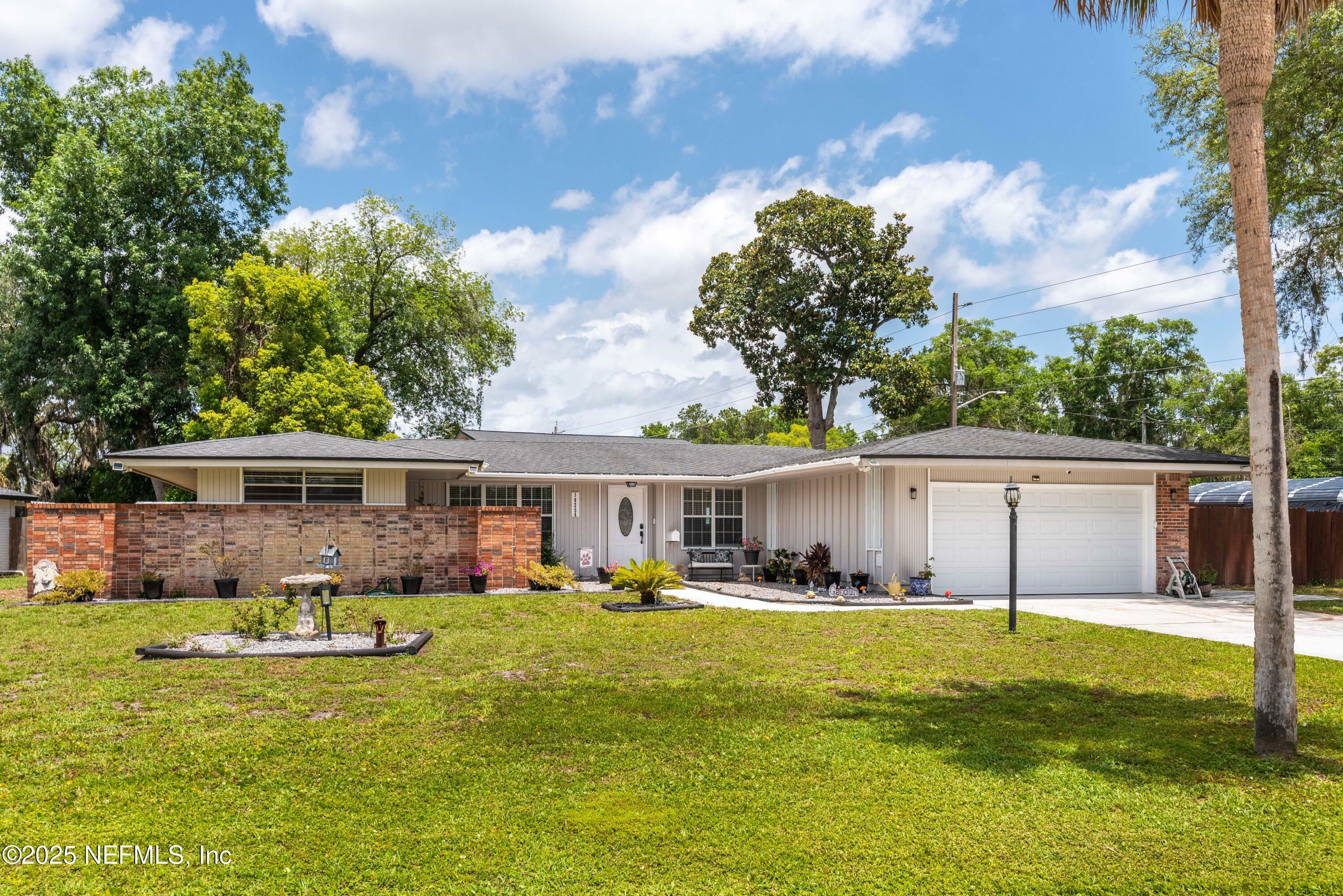 Property Photo: 10254 Shore View Drive S FL 32218