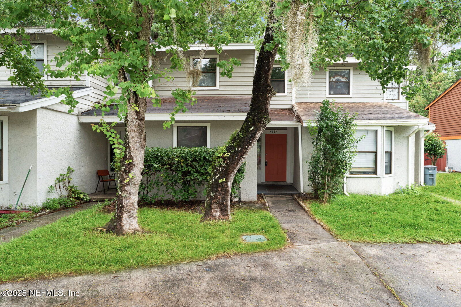 Property Photo: 4517 Melissa Court W FL 32210