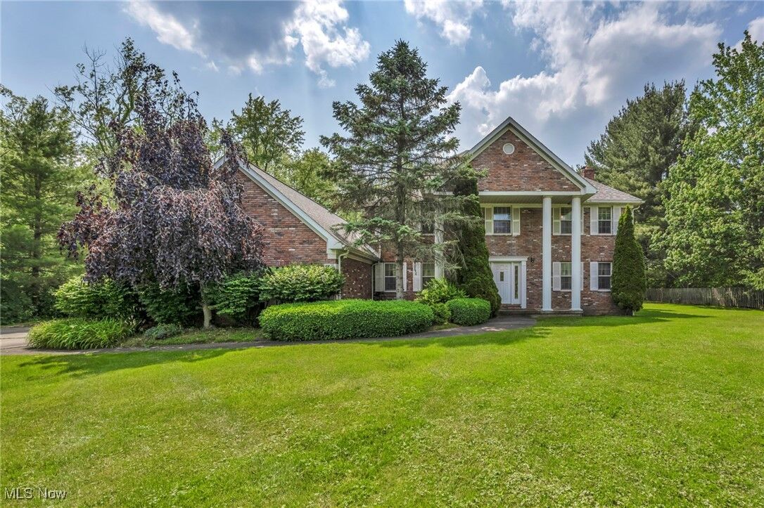 Property Photo:  4000 Wiltshire Road  OH 44022 