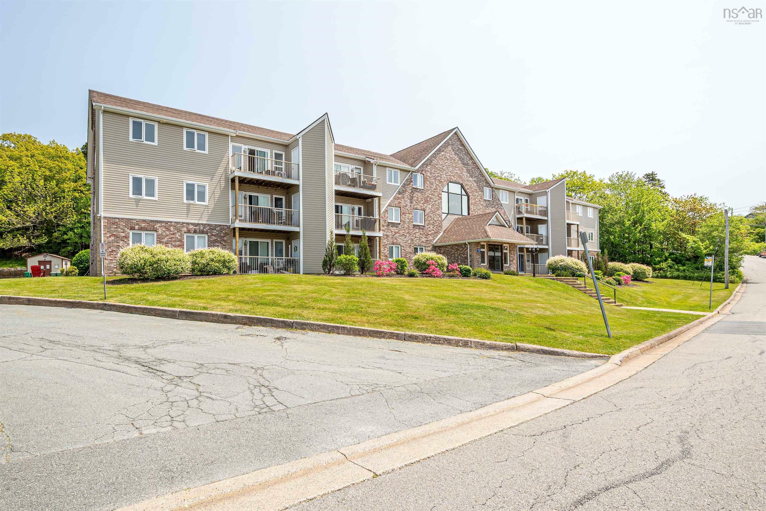 Property Photo: 7 70 Collins Grove NS B2W 4E6