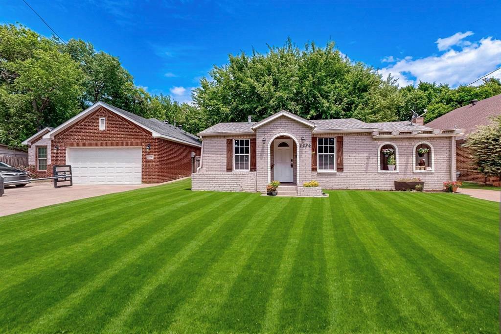 Property Photo: 2226 Varsity Drive TX 75051