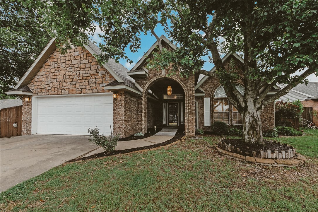 Property Photo: 407 N 40th Street AR 72756
