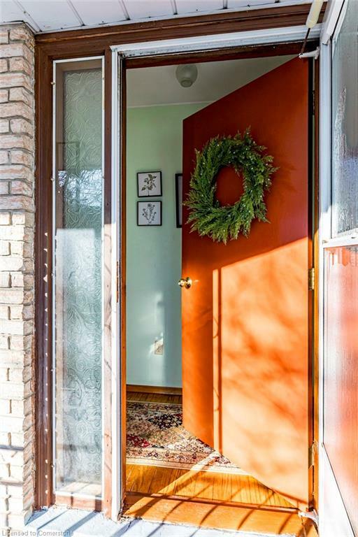 Photo de la propriété: 16 Elm Avenue ON L8G 2W1
