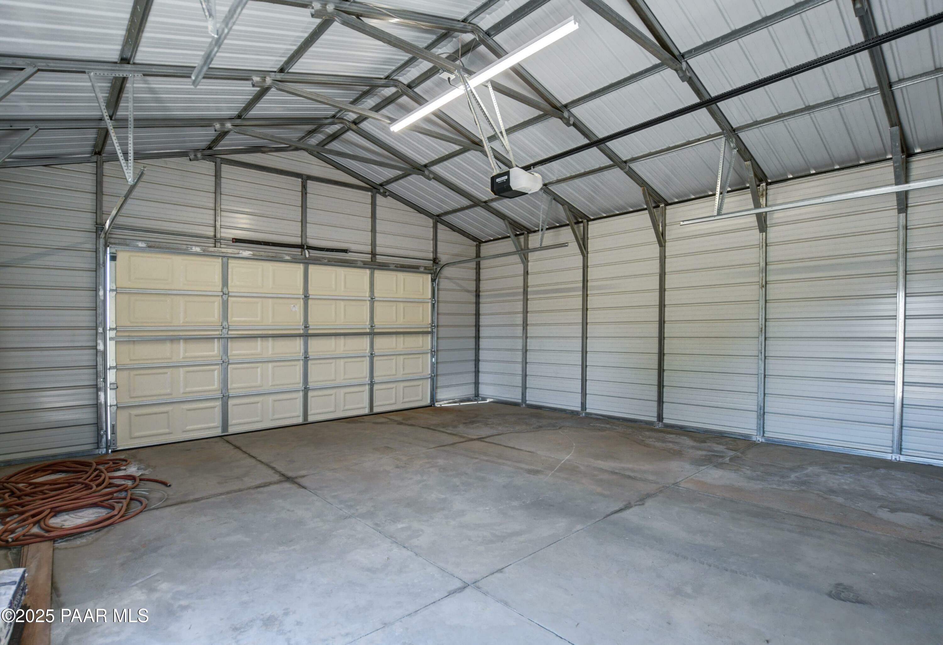 Property Photo: 1635 E Road 2 South AZ 86323